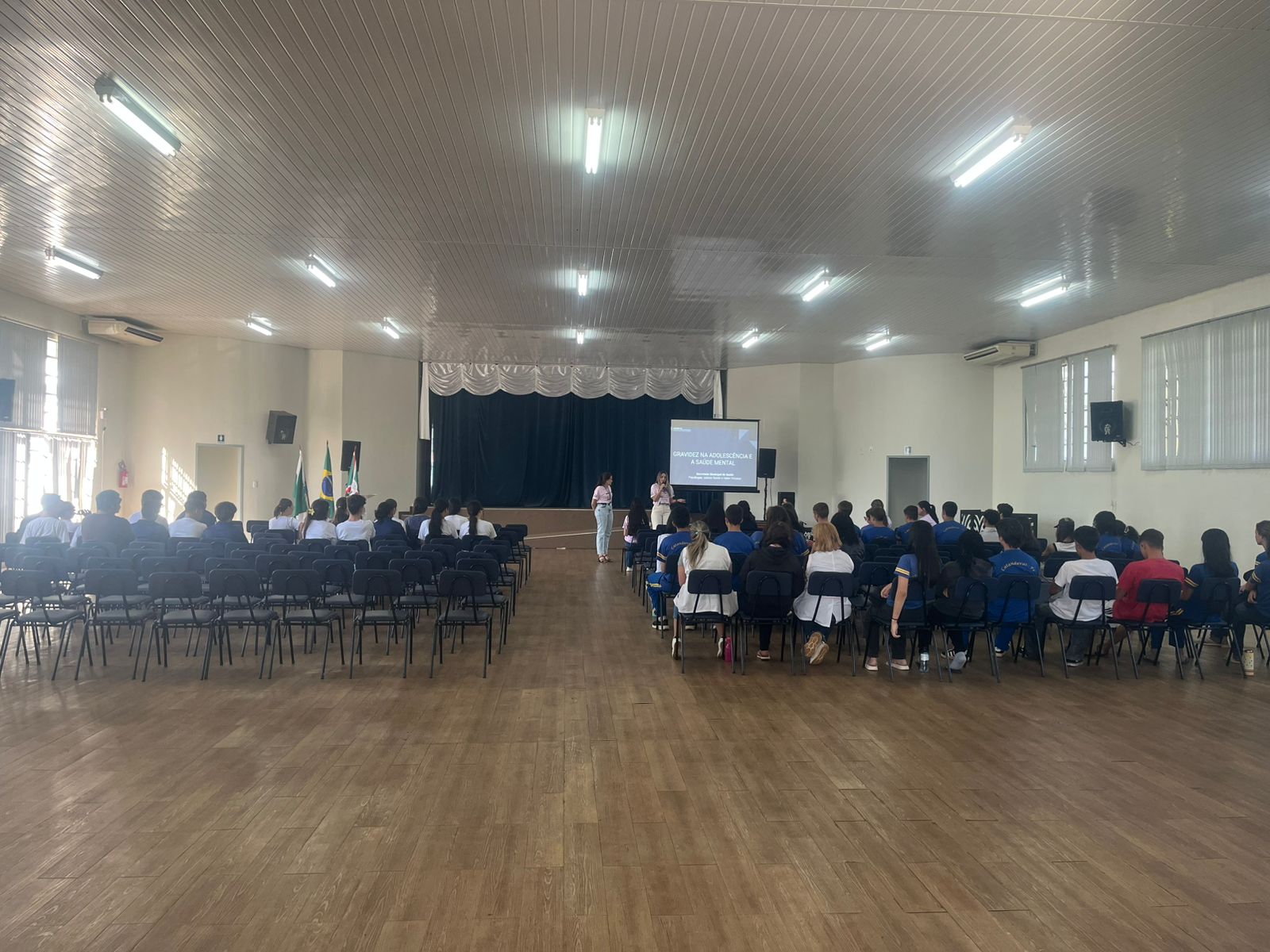 Palestra sobre prevenção da gravidez na adolescência reúne estudantes no Centro Cultural de Catanduvas